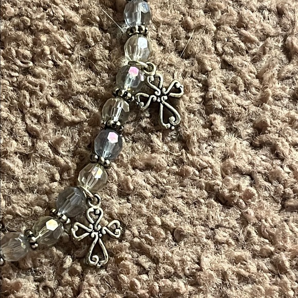 Elegant Silver Cross Charm Necklace - Picture 5 of 6